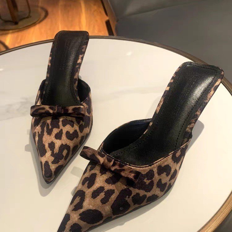 Ethnic Fashion For Women - รองเท้าส้นสูงแบบสวมลายเสือดาวสำหรับผู้หญิง แฟชั่นโบว์ประดับ รองเท้าส้นเข็ม สง่างาม เหมาะสำหรับงานปาร์ตี้ รองเท้าแตะสำหรับใส่ทำงาน