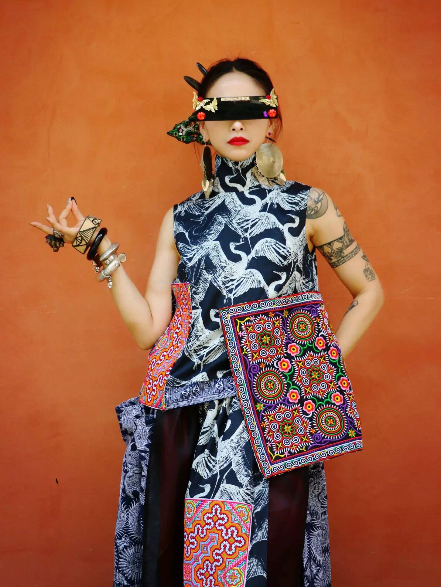 ชุดเสื้อกั๊กและกระโปรงสไตล์ชาต - Ethnic Clothing & Online Fashion Store Khaadi Us บทวิจารณ์และราคา