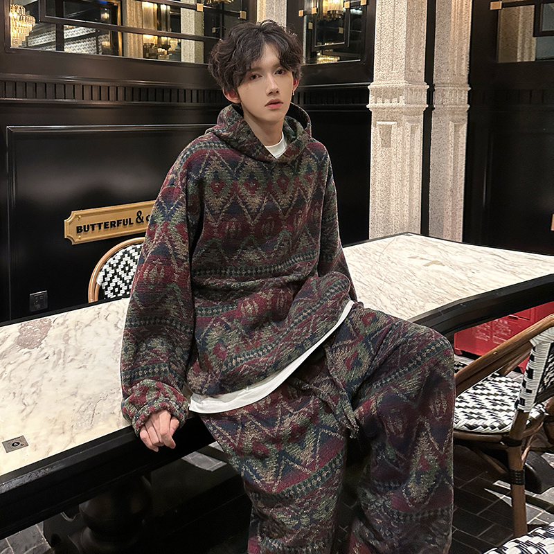 ชุดฮู้ดดี้สองชิ้นสไตล์ชาติพันธ - Ethnic Fashion Trends 2025 บทวิจารณ์และราคา