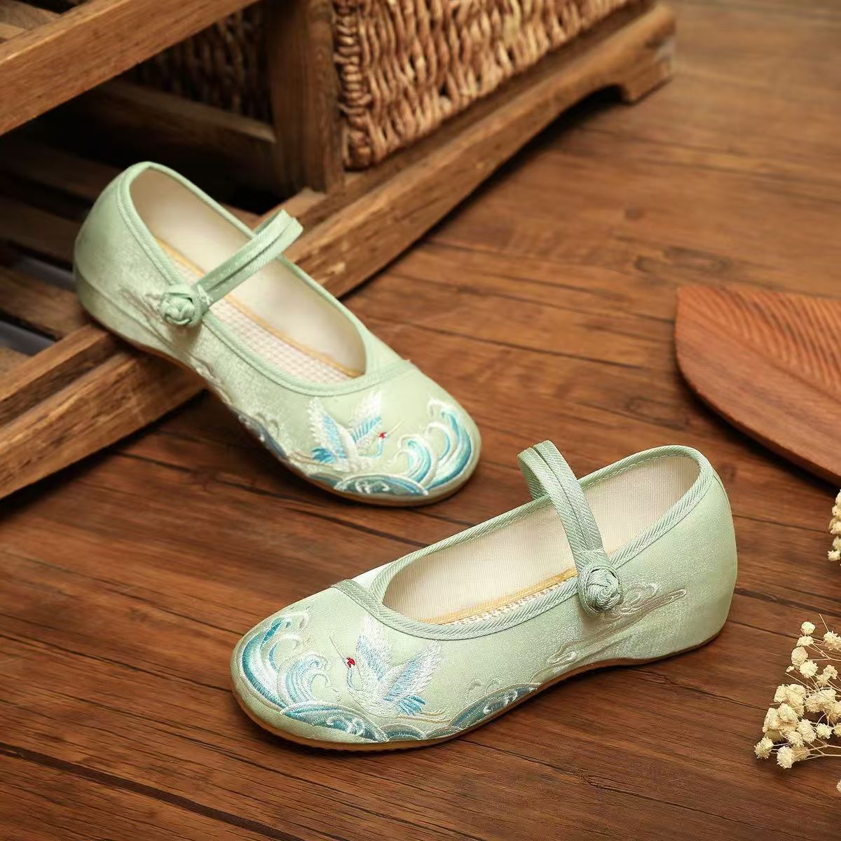 รองเท้าผู้หญิงพื้นเรียบ ผ้าไหม - Ethnic Fabric บทวิจารณ์และราคา