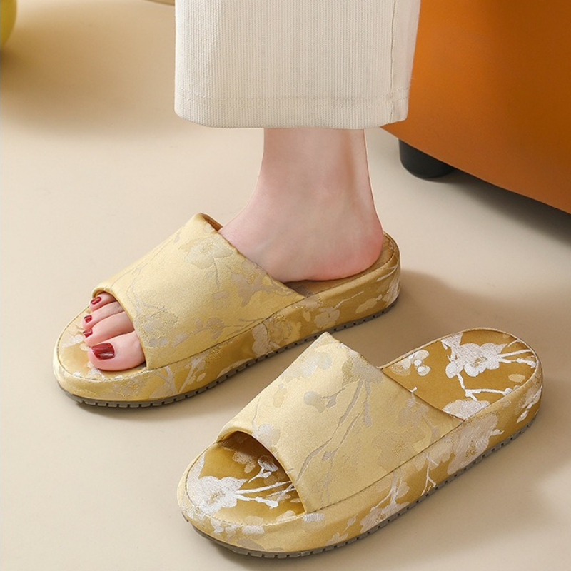 รองเท้าแตะสไตล์จีนสำหรับผู้หญิ - Ethnic Fabric บทวิจารณ์และราคา